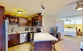 Hale Ono Loa Condo